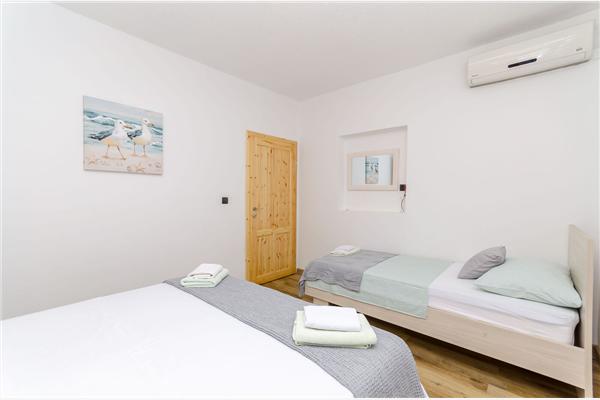 Apartment A7, for 5 persons