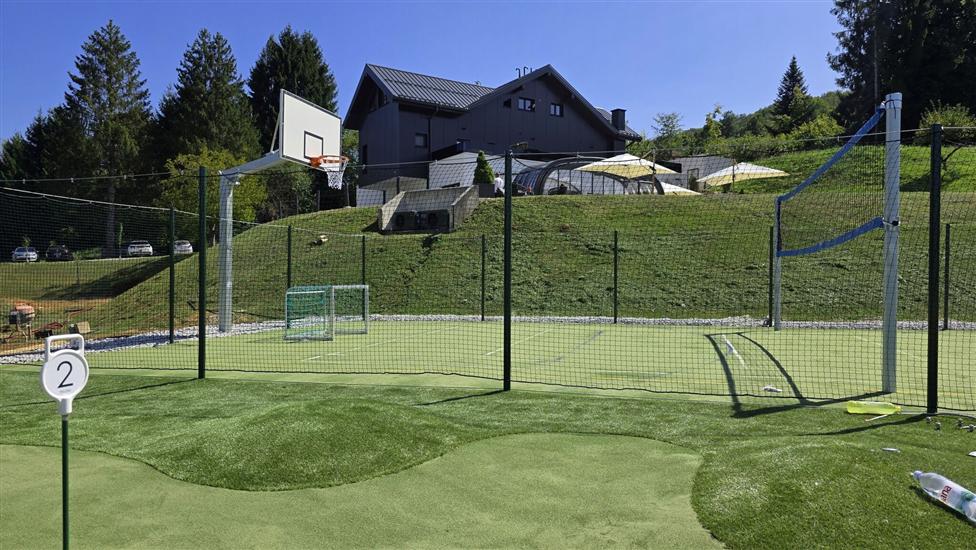 Apartment and Rooms Resort Stribor