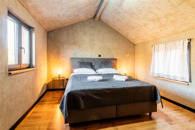 House K1, for 12 persons