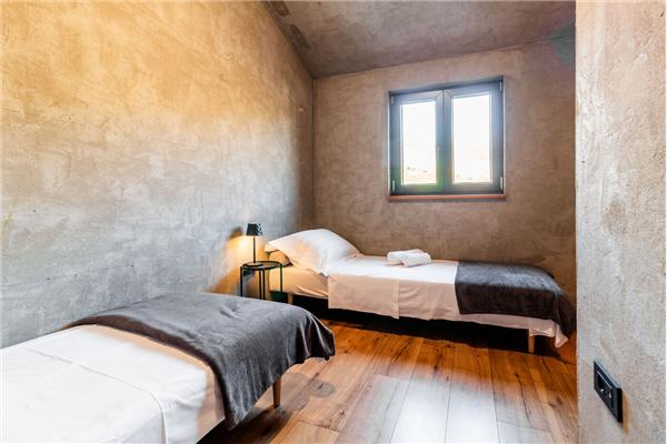 House K1, for 12 persons