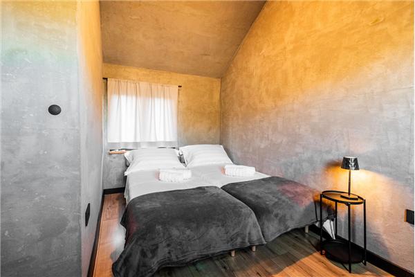 House K1, for 12 persons