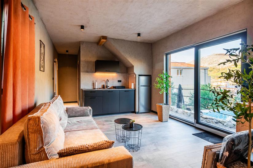 House K1, for 12 persons