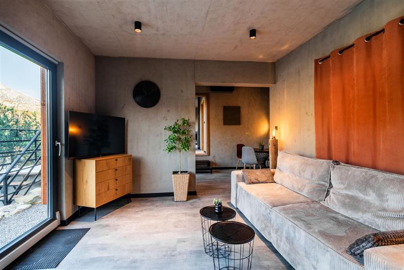 House K1, for 12 persons