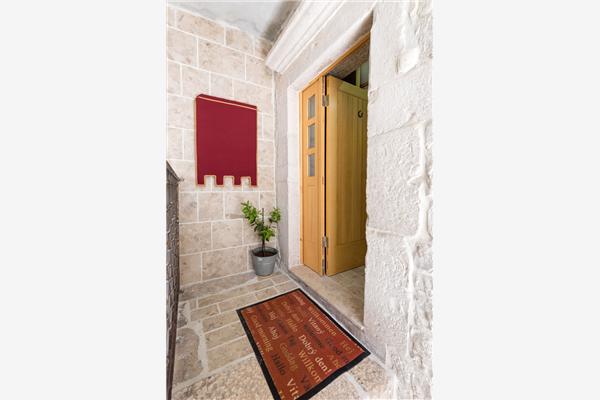 Room S1, for 2 persons