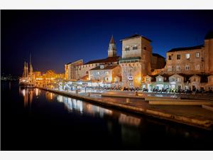 Apartmaji in Soba Kudelik Centar Trogir, Kvadratura 15,00 m2, Oddaljenost od centra 5 m