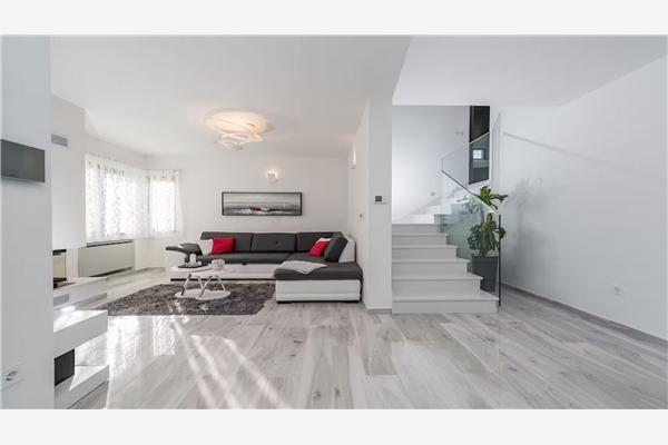 Hiša K1, na 6 osebe