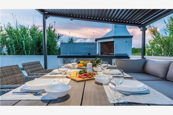 Hiša K1, na 6 osebe