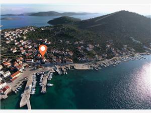 Apartment Monika Kaprije - island Kaprije, Size 50.00 m2, Airline distance to the sea 30 m, Airline distance to town centre 15 m