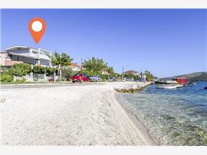 Apartments Vojko Poljica, Size 44.00 m2, Airline distance to the sea 30 m, Airline distance to town centre 100 m