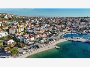 Apartmaji Meri Okrug Gornji (Ciovo), Kvadratura 32,00 m2, Oddaljenost od morja 80 m, Oodaljenost od Narodni park 228 m
