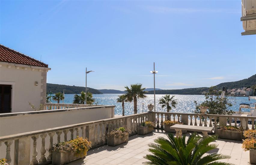 Apartment A2, for 6 persons