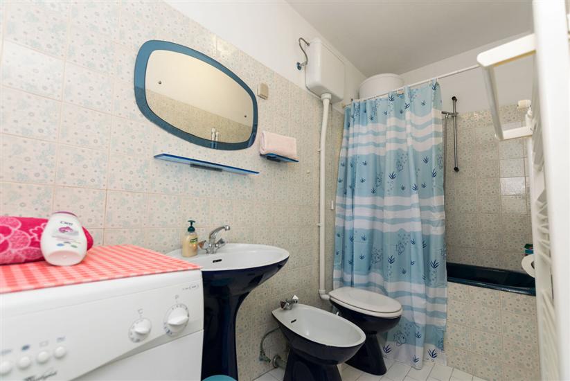 Apartment A2, for 6 persons