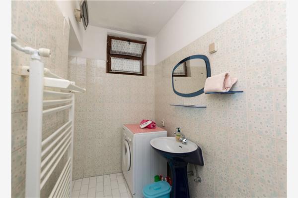 Apartment A2, for 6 persons