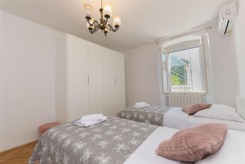 Apartment A2, for 6 persons