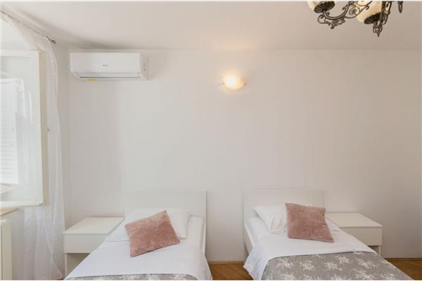 Apartment A2, for 6 persons