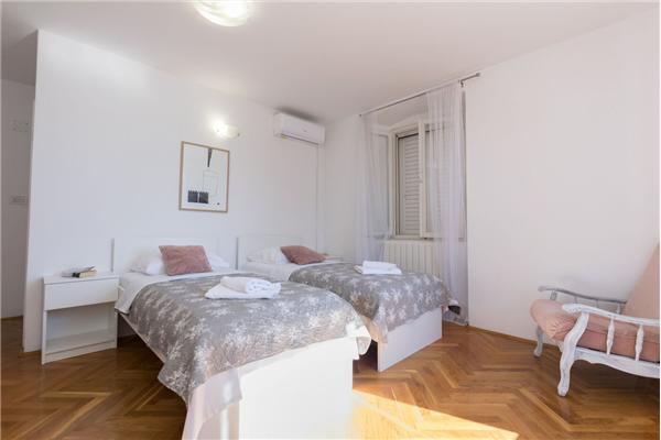 Apartment A2, for 6 persons