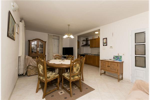 Apartment A2, for 6 persons