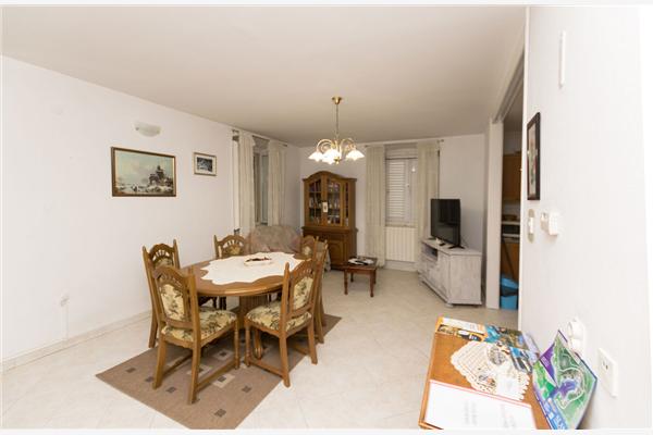 Apartment A2, for 6 persons