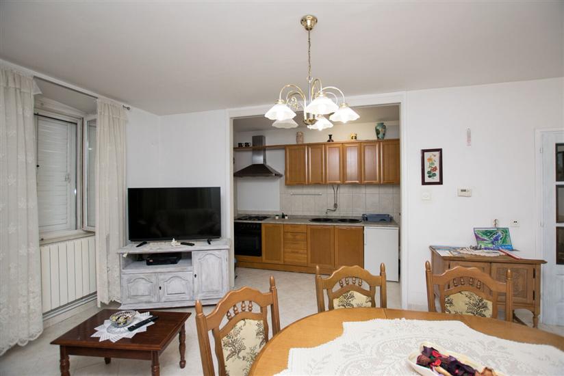 Apartment A2, for 6 persons