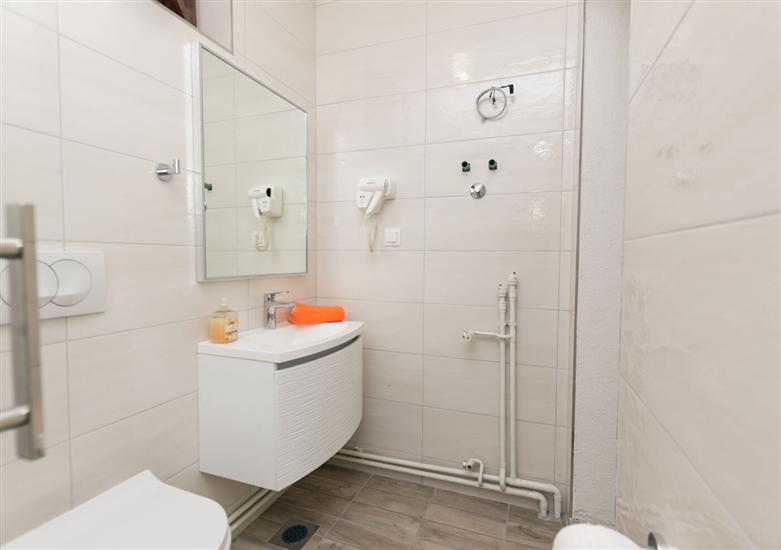 Apartment A2, for 6 persons