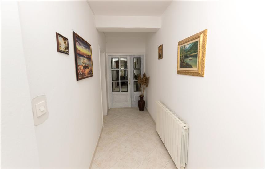 Apartment A2, for 6 persons