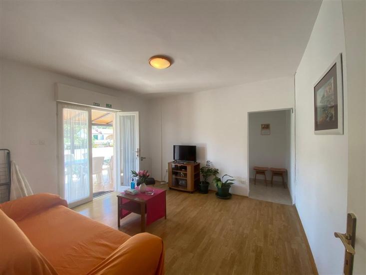 Apartment A2, for 6 persons