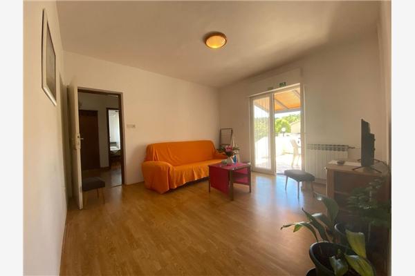 Apartment A2, for 6 persons