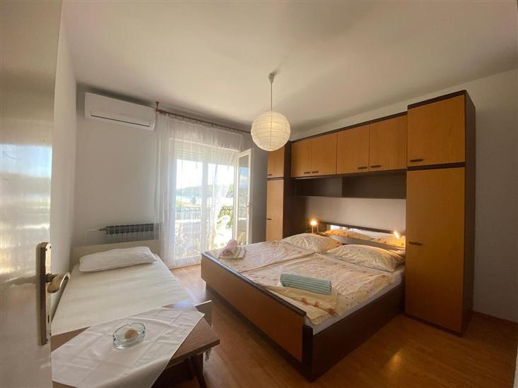 Apartment A2, for 6 persons