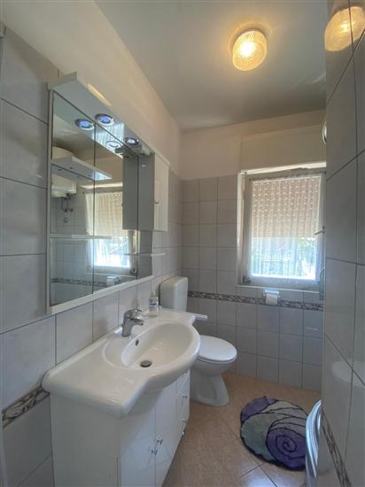 Apartment A2, for 6 persons