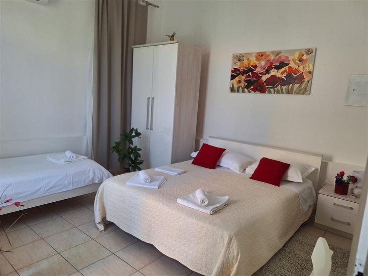 Apartment A1, for 3 persons