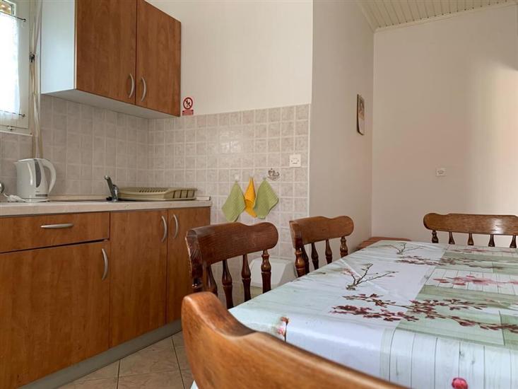 Apartment A2, for 6 persons