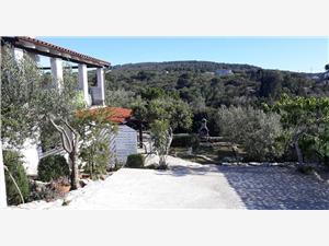 Apartment Middle Dalmatian islands,BookheavenFrom 114 €