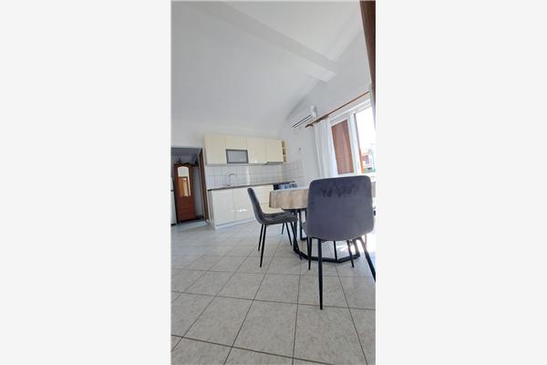 Apartment A1, for 5 persons