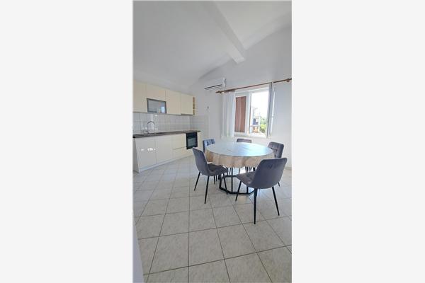 Apartment A1, for 5 persons