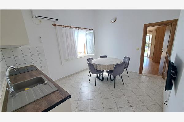 Apartment A1, for 5 persons
