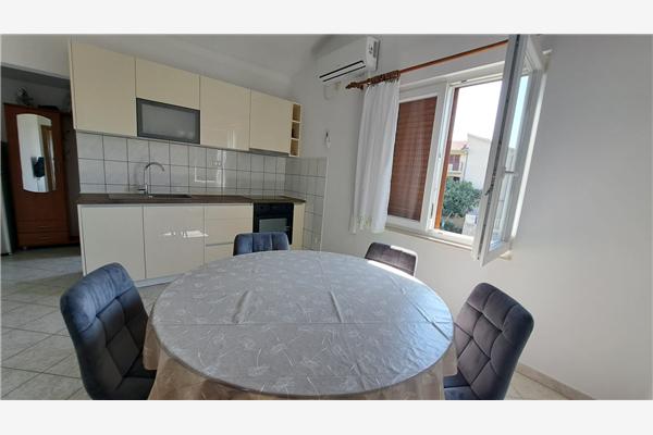 Apartment A1, for 5 persons