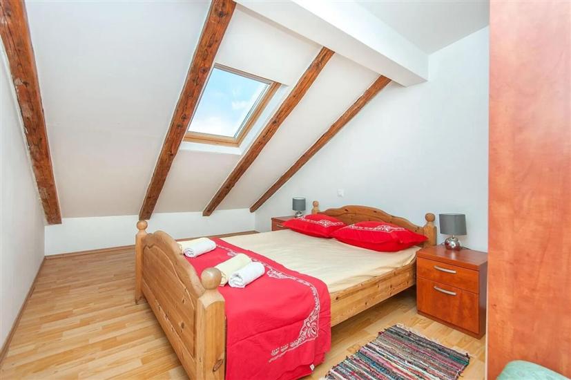 Apartment A1, for 9 persons