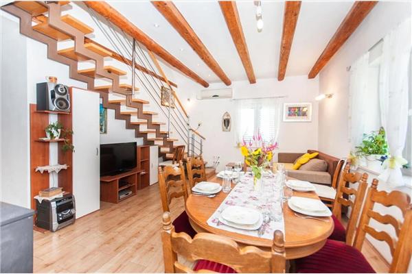 Apartment A1, for 9 persons