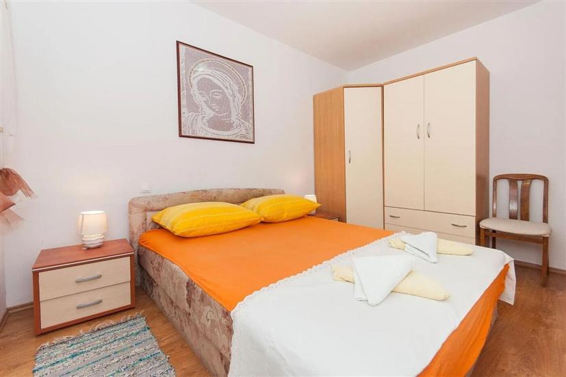 Apartment A1, for 9 persons