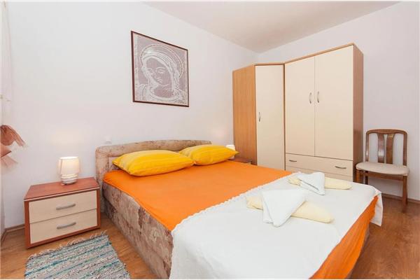 Apartment A1, for 9 persons