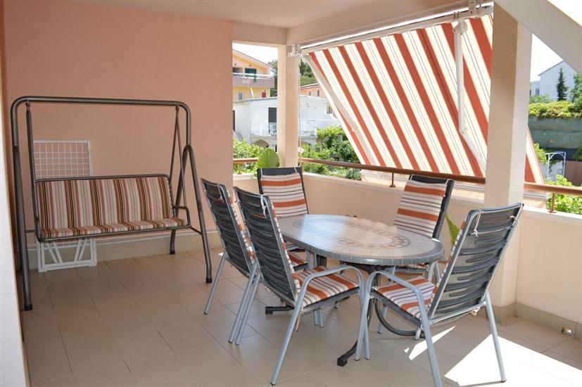 Apartment A1, for 5 persons