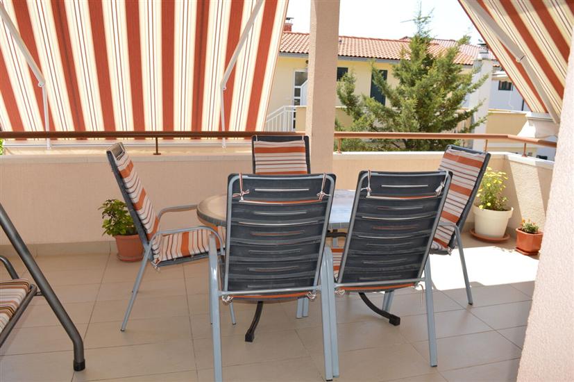 Apartment A1, for 5 persons