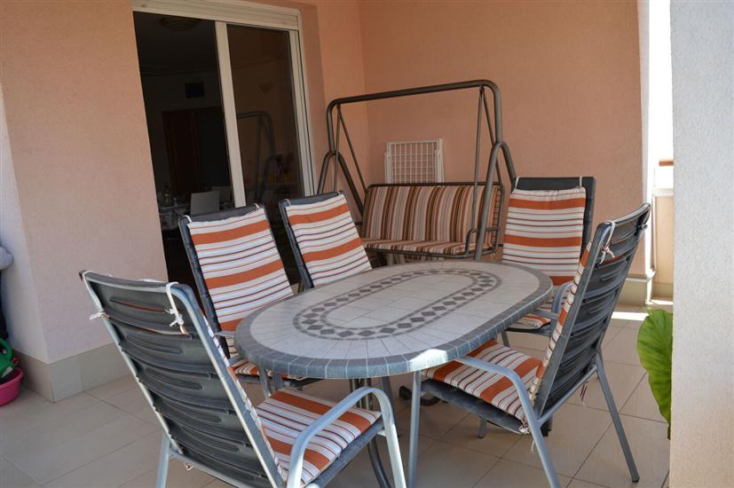 Apartment A1, for 5 persons