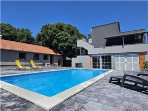 Apartmaji Relax Karin Gornji, Kvadratura 36,00 m2, Namestitev z bazenom, Oddaljenost od morja 150 m