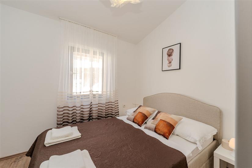 Apartment A2, for 5 persons