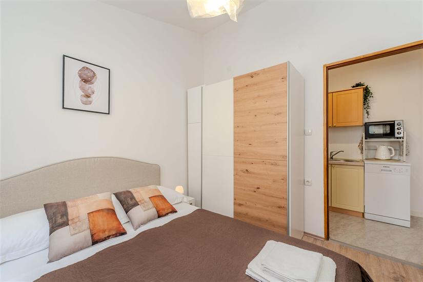 Apartment A2, for 5 persons