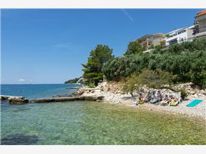 Apartment Garden by the Sea Čelina (Omiš), Size 45.00 m2, Airline distance to the sea 10 m, Airline distance to town centre 900 m