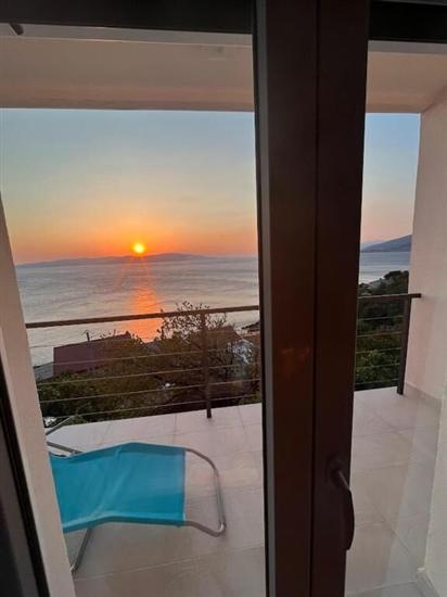 Apartment A1, for 8 persons