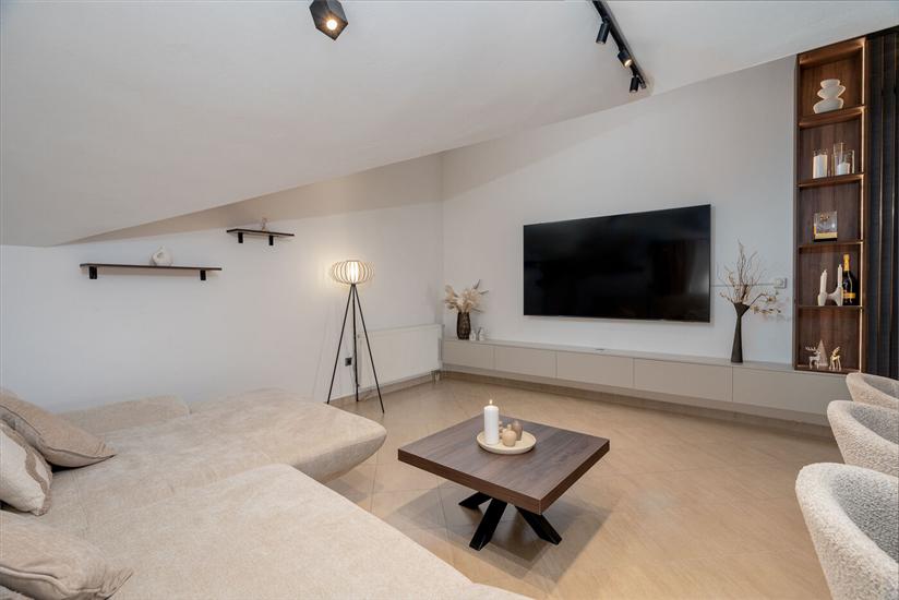 Dom K1, pre 12 osoby