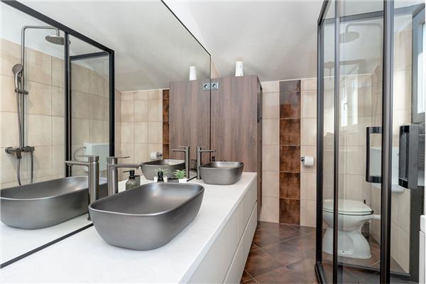 Dom K1, pre 12 osoby